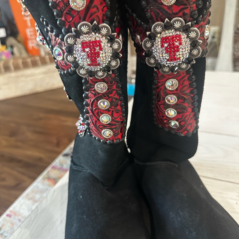 Embellished Black and Red Women's Winter Boots